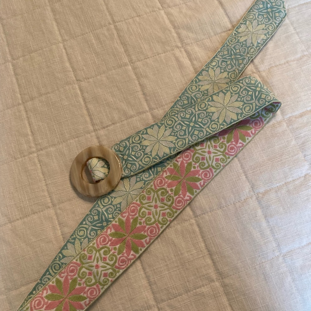 LIKE NEW Hadley Pollet reversible embroidered belt - great accessory!